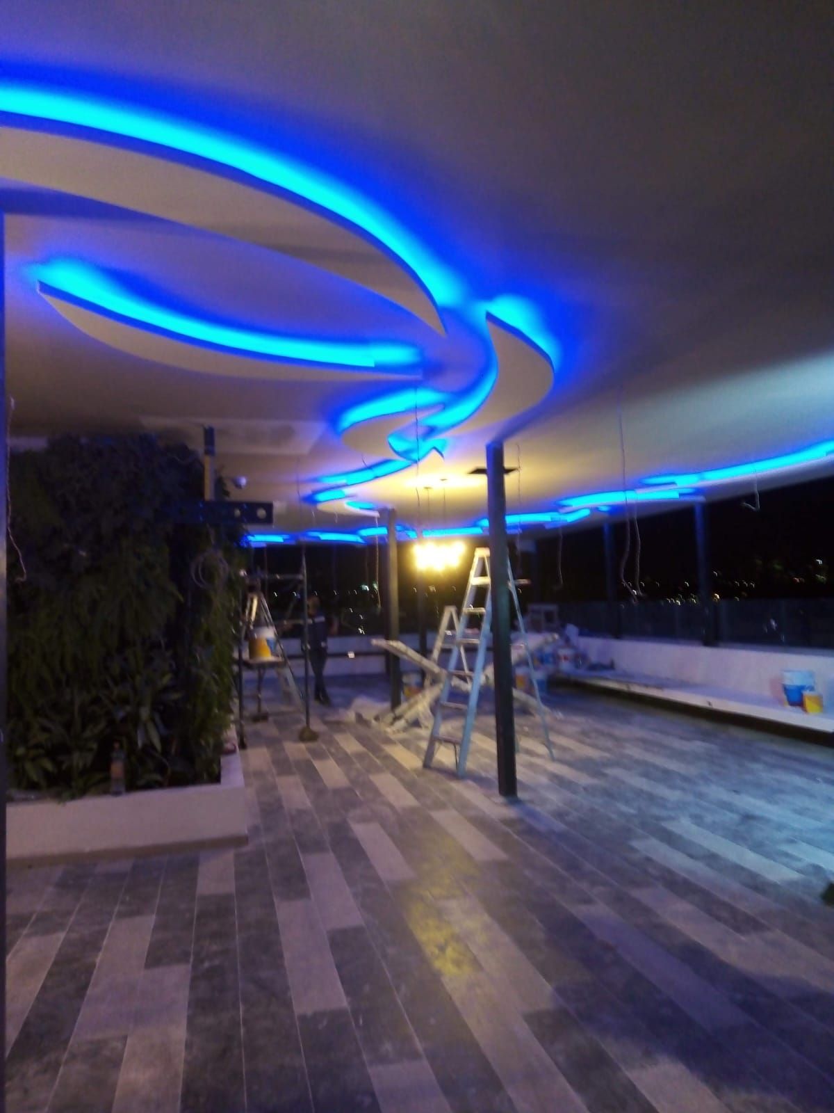 Rooftop con plafón e iluminación LED